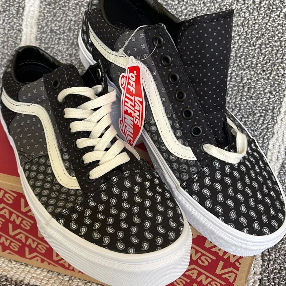 Vans Men’s Old Skool Tie Print Patchwork Black/True White Sneakers - Picture 7 of 16